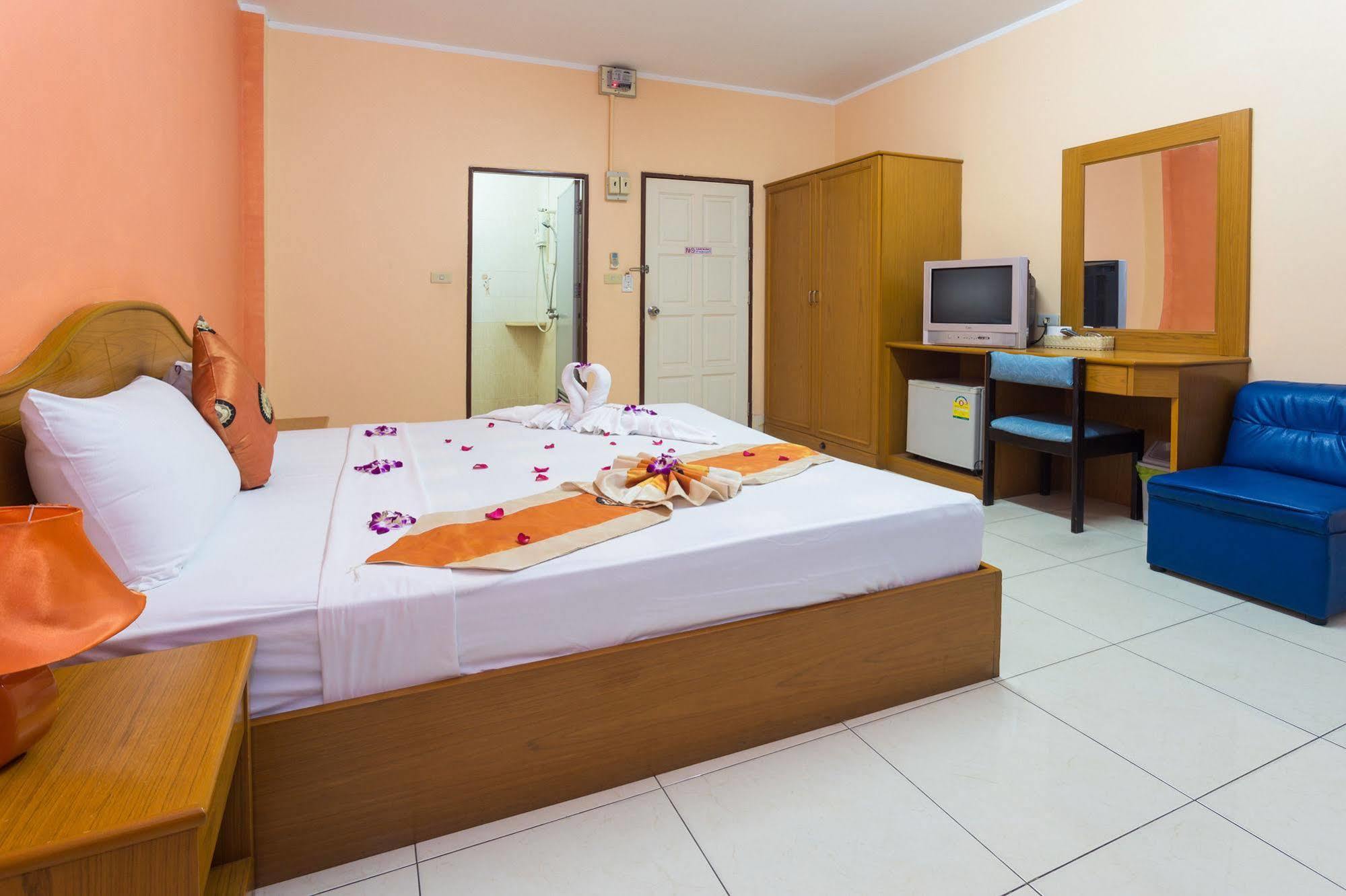 Guesthouse Belvedere Patong Екстер'єр фото