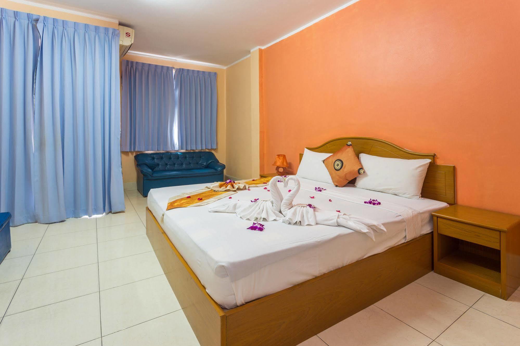 Guesthouse Belvedere Patong Екстер'єр фото