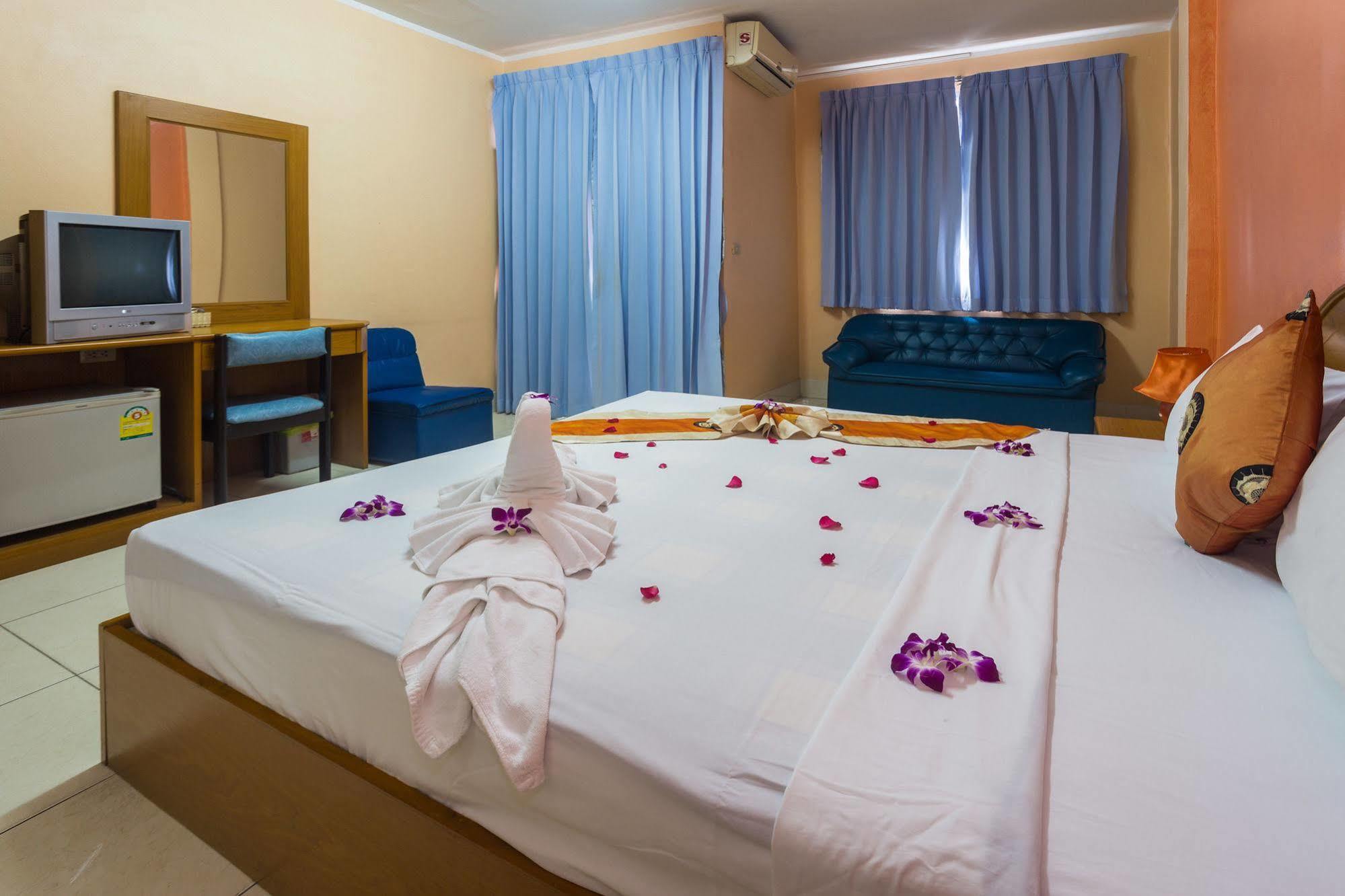 Guesthouse Belvedere Patong Екстер'єр фото