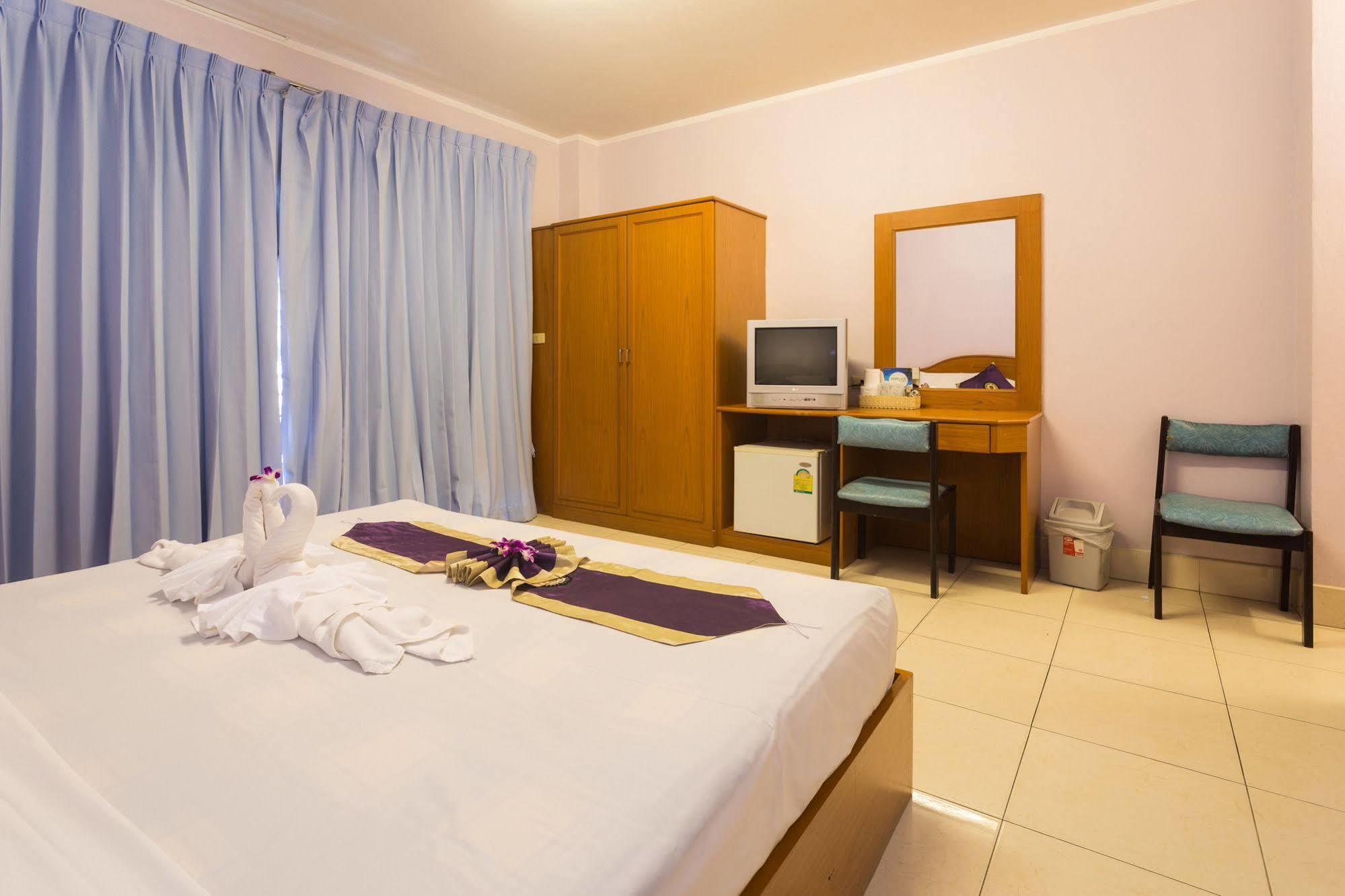 Guesthouse Belvedere Patong Екстер'єр фото