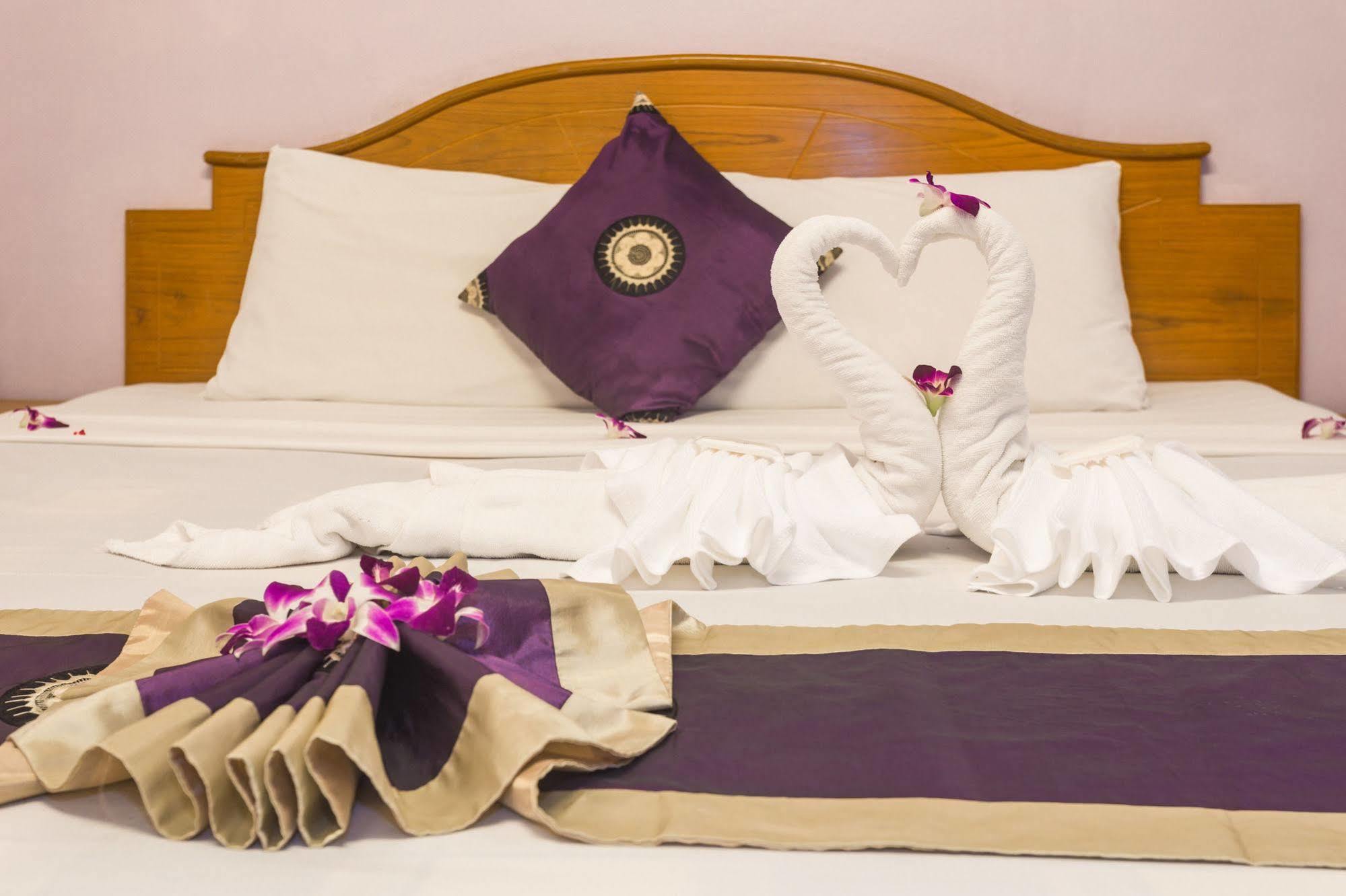 Guesthouse Belvedere Patong Екстер'єр фото